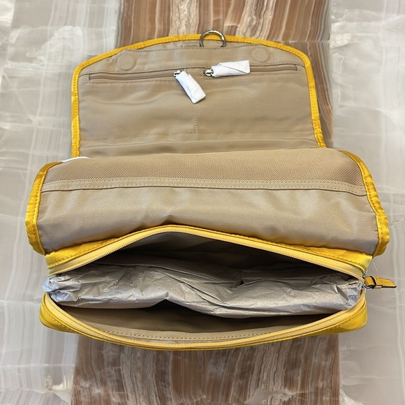 Coach Getaway Signature Nylon Cosmetic Kit Bag in Sunflower Gold 🌻 NWT - Picture 6 of 8